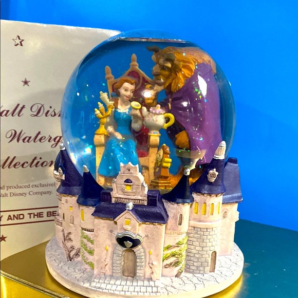 Walt Disney Classic Collection 90’s Beauty And The Beast Musical Waterglobe - Picture 1 of 16
